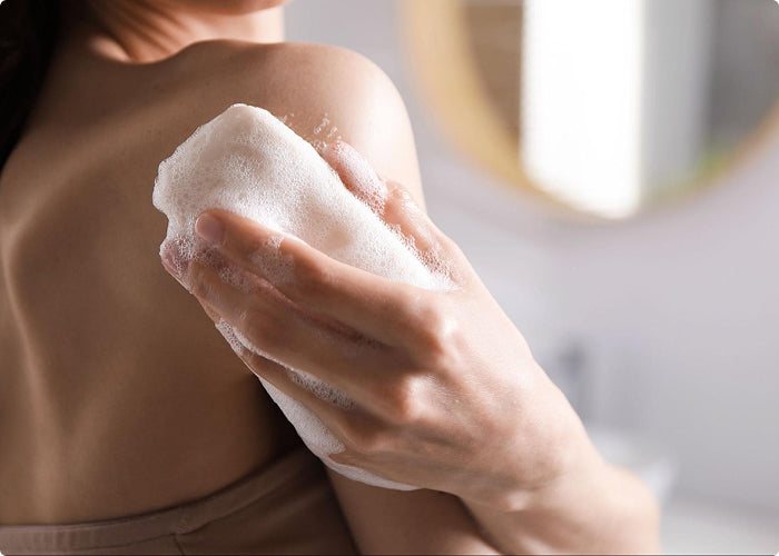 Mangosteen_and_moringa_natural_ingredients_for_supporting_skin_health